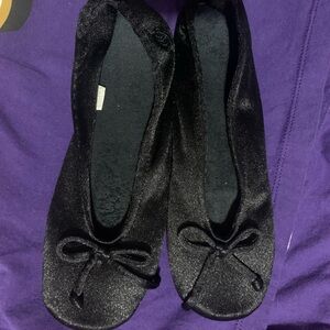 Isotoner Shimmering Black Ballet Flats